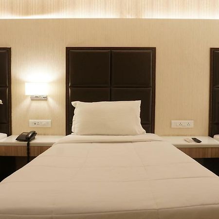 Palette Four Seasons Recreation Resort Jalgaon Exterior photo