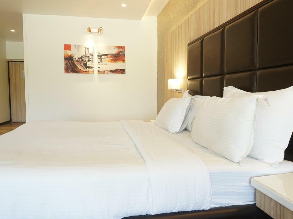 Palette Four Seasons Recreation Resort Jalgaon Exterior photo