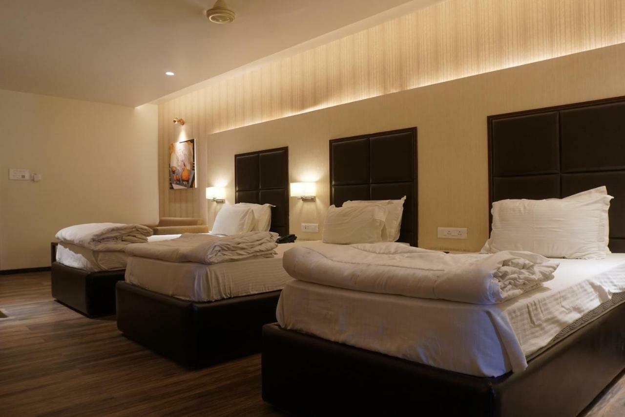 Palette Four Seasons Recreation Resort Jalgaon Exterior photo
