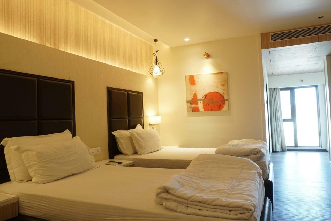 Palette Four Seasons Recreation Resort Jalgaon Exterior photo