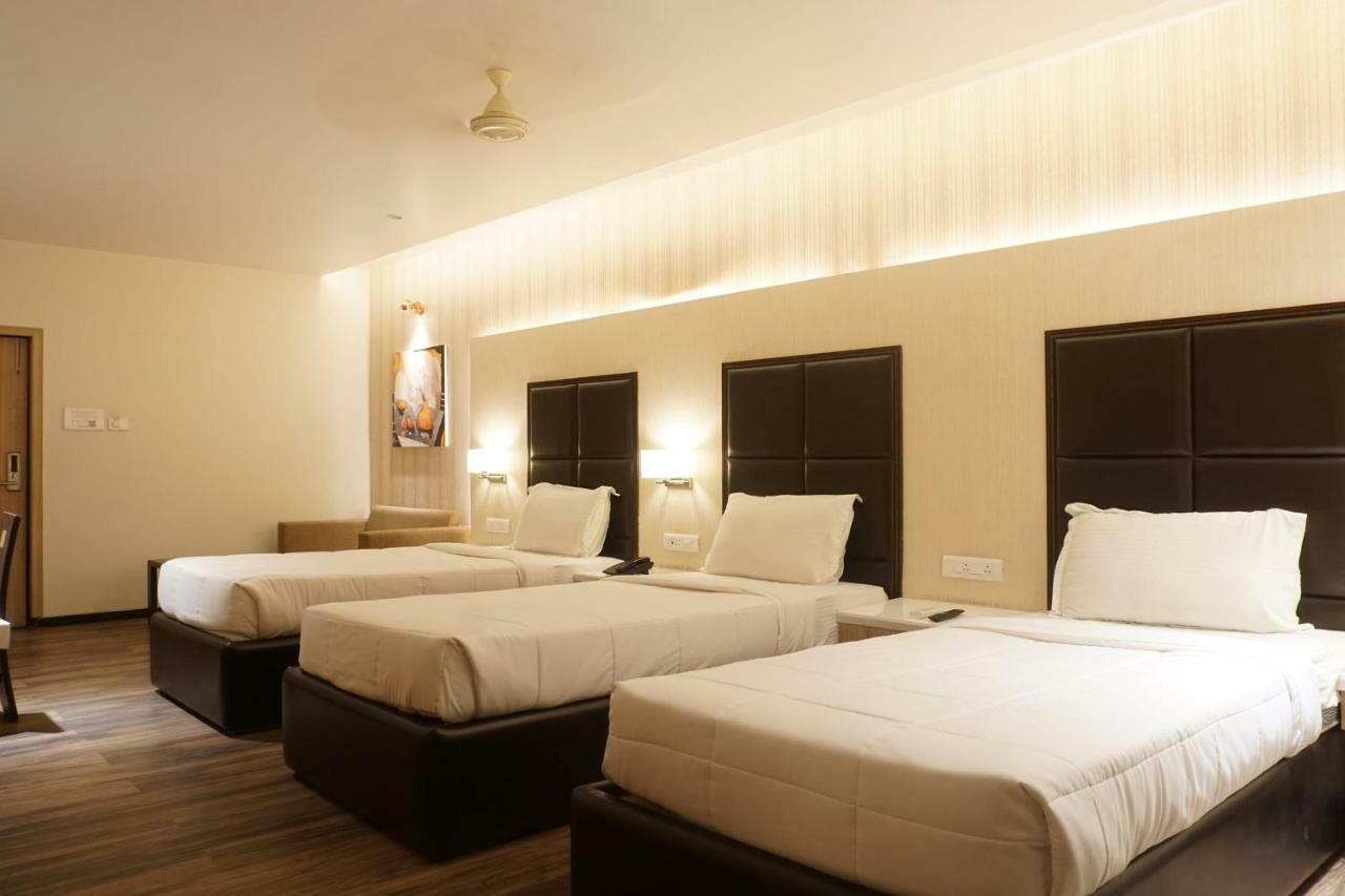 Palette Four Seasons Recreation Resort Jalgaon Exterior photo