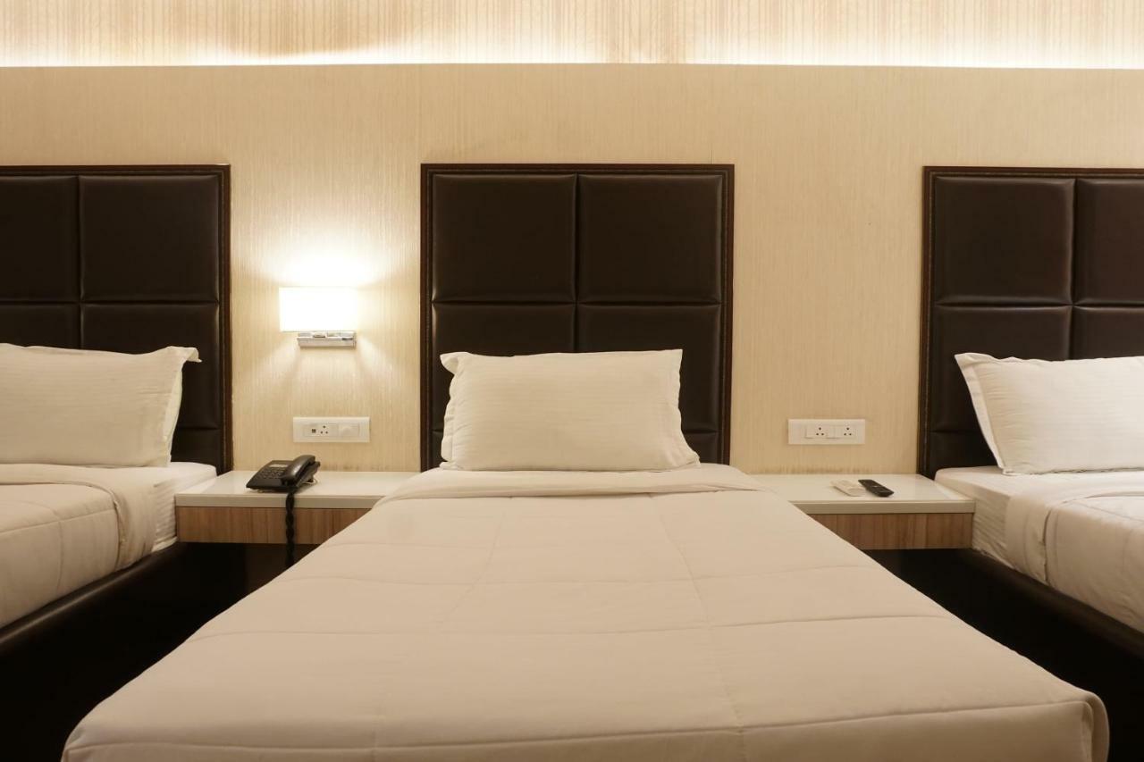 Palette Four Seasons Recreation Resort Jalgaon Exterior photo