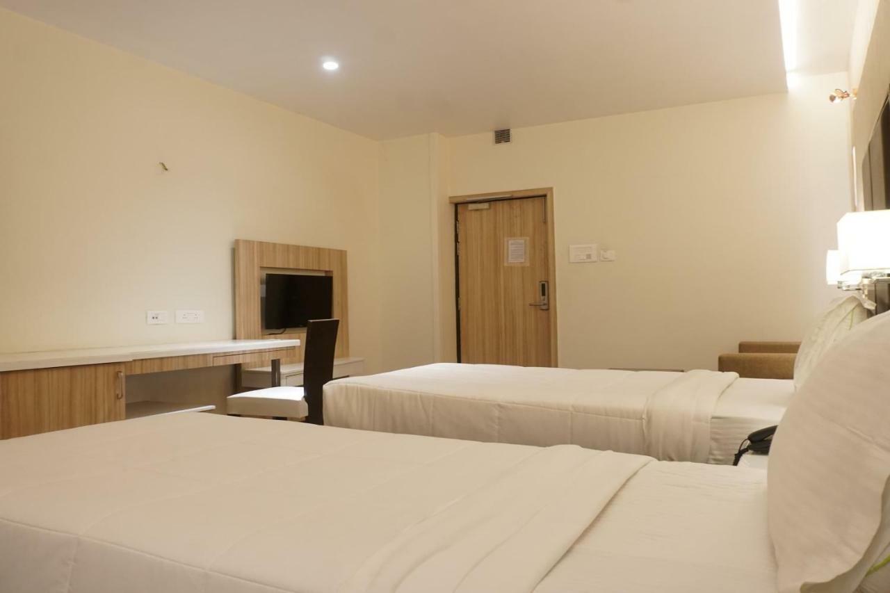 Palette Four Seasons Recreation Resort Jalgaon Exterior photo